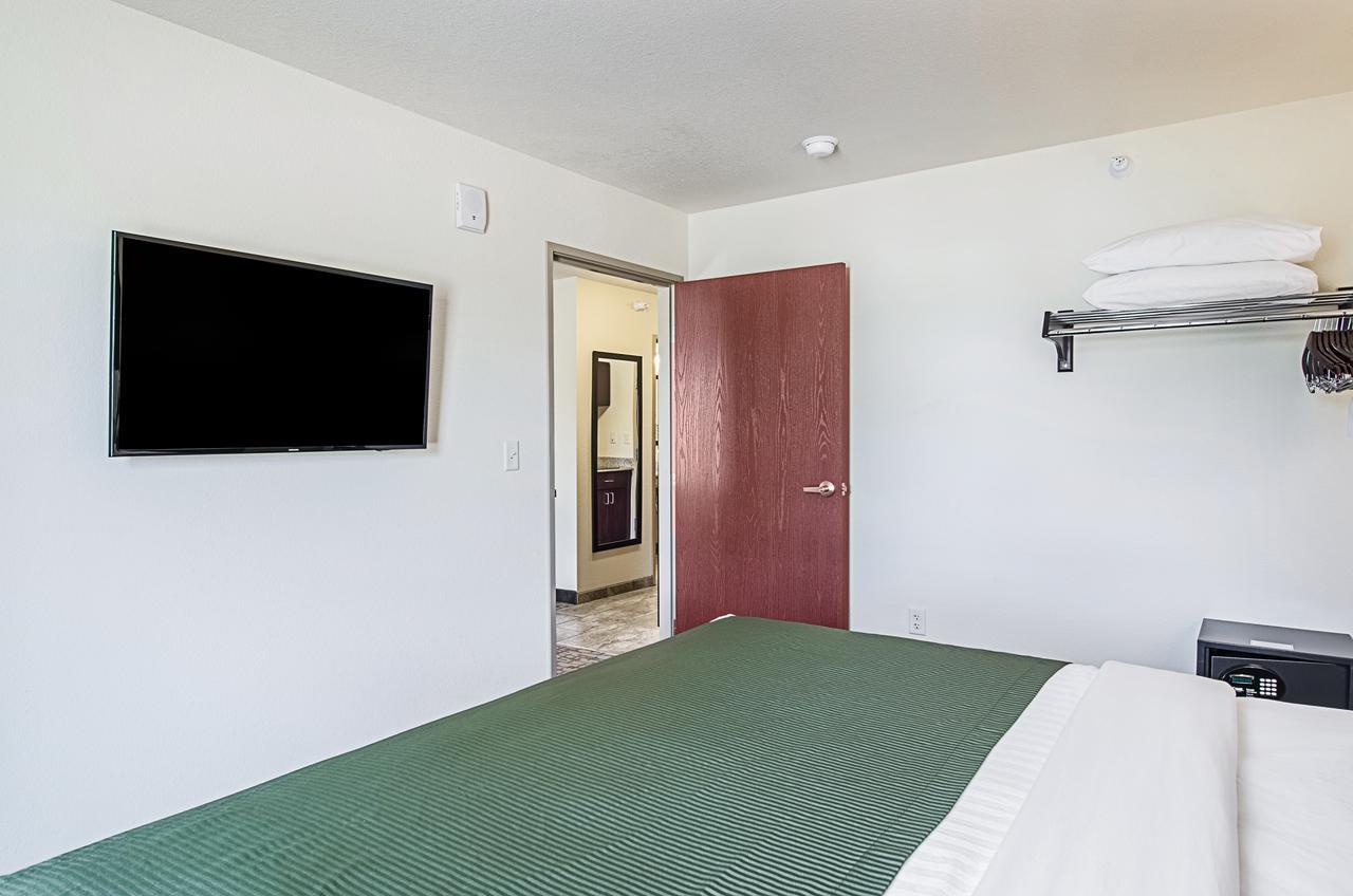Cobblestone Inn & Suites - เกิร์นซีย์ ภายนอก รูปภาพ